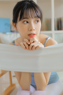 她在丈夫面前被耍了日本